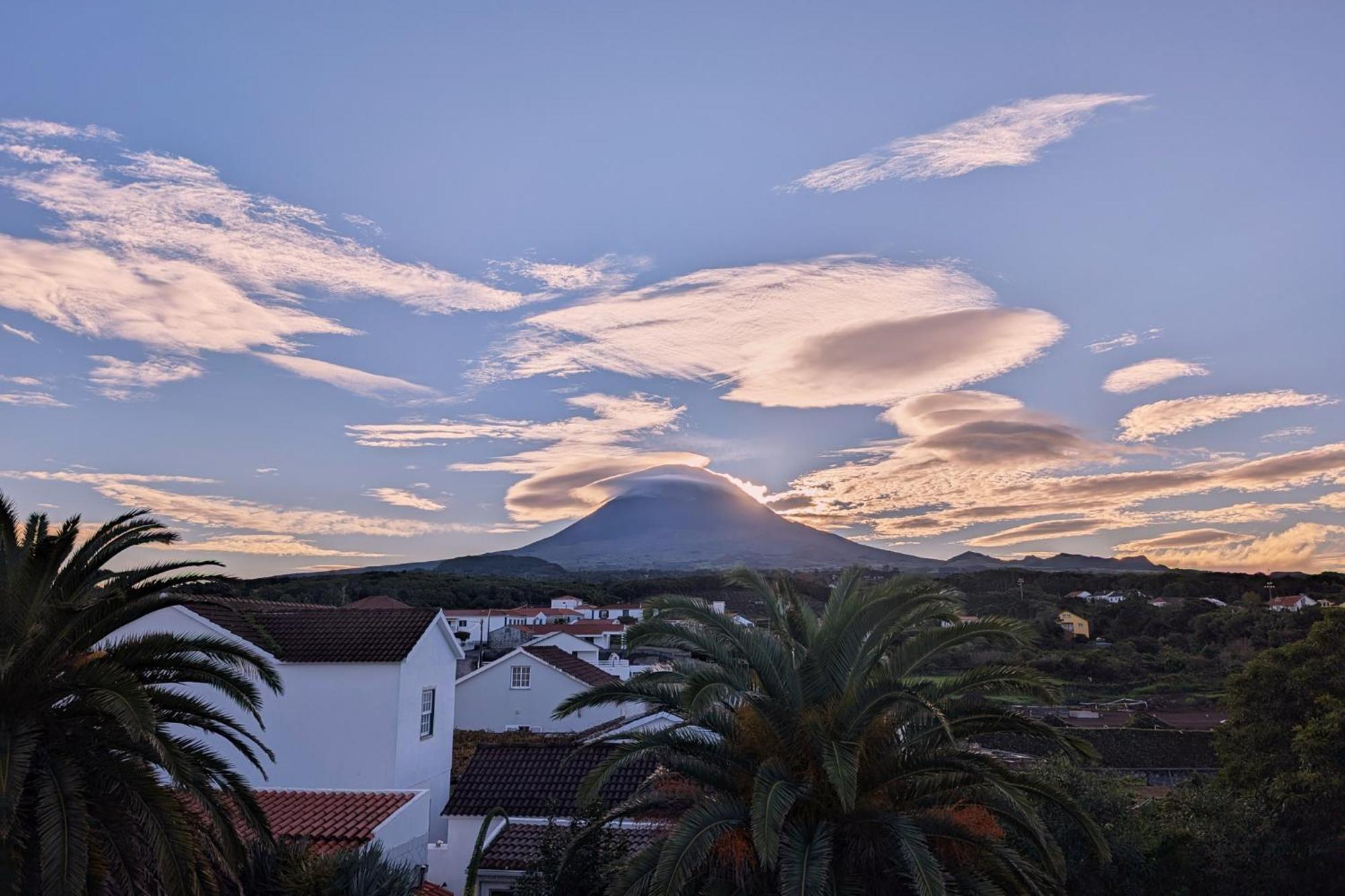 Loving Strangers Hostel Madalena  Exterior foto
